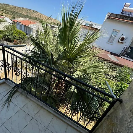 Yazlik Kleopatra Koyu Yaninda * Cesme