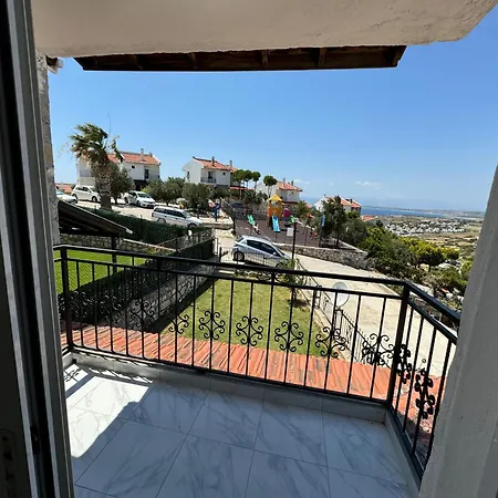 Yazlik Kleopatra Koyu Yaninda * Cesme