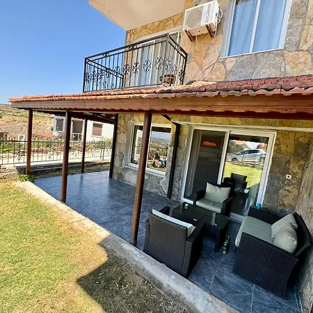 Yazlik Kleopatra Koyu Yaninda * Cesme