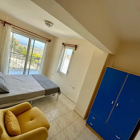 Villa Yazlik Kleopatra Koyu Yaninda Çeşme